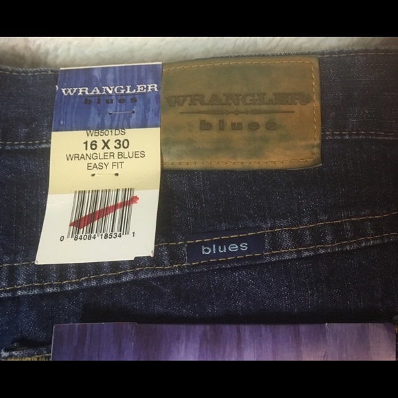 NWT Wrangler Blues easy fit jeans. Size 30x16. - Picture 4 of 5